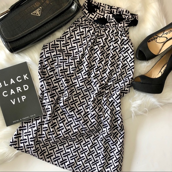 ANTONIO MELANI Tops - NWOT Antonio Melani Black & White Halter Tank